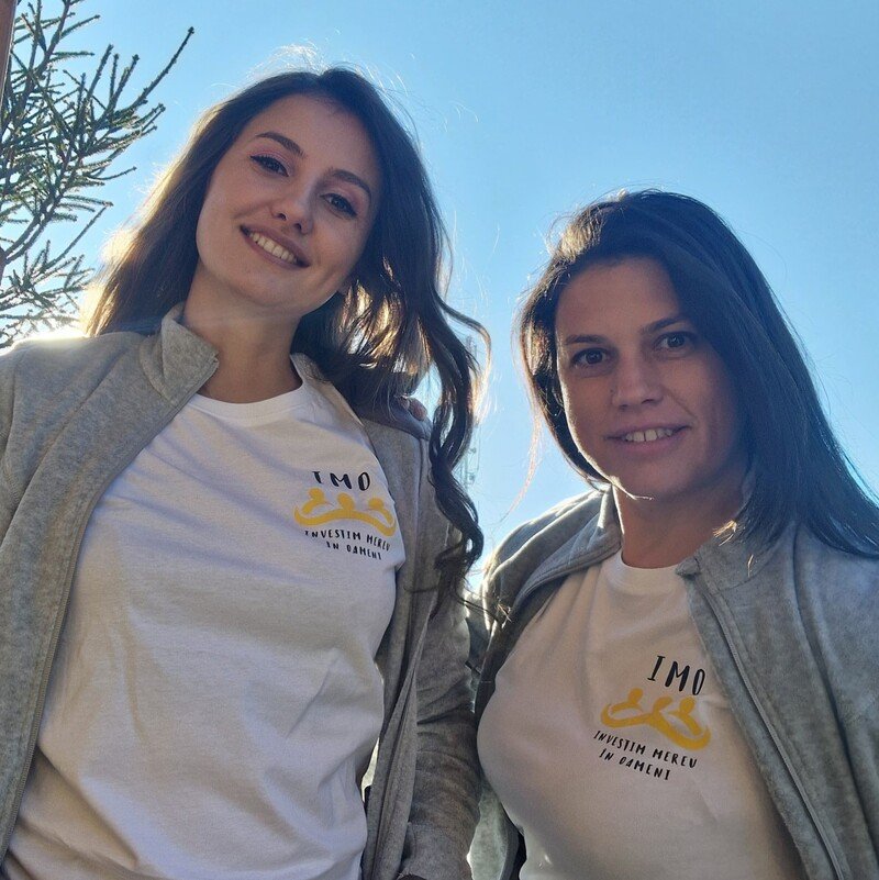 Bianca si Claudia, echipa IMO Training